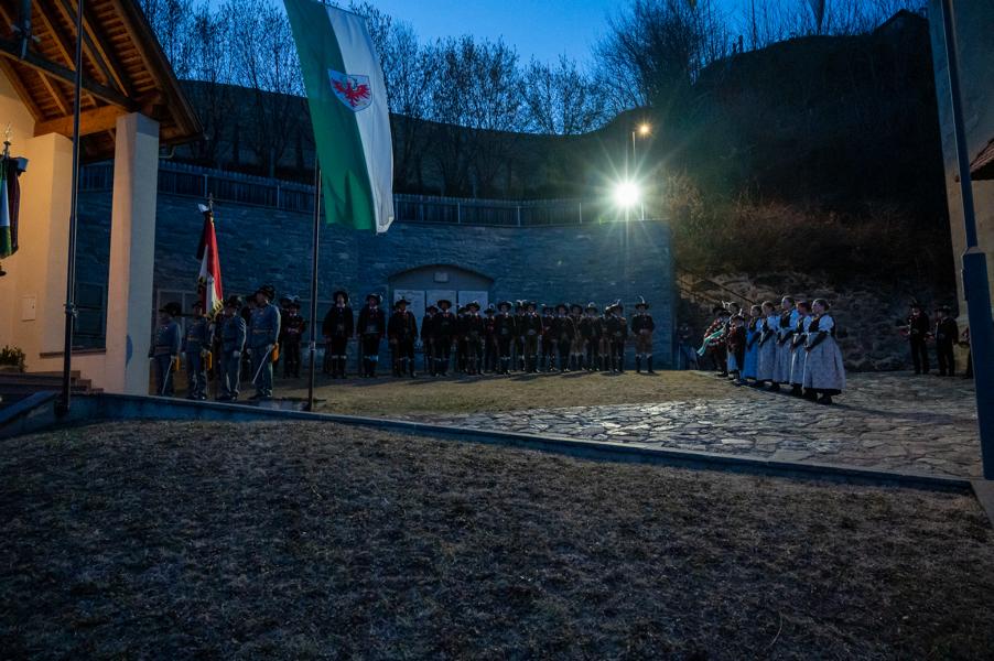 zu den Bildergalerien