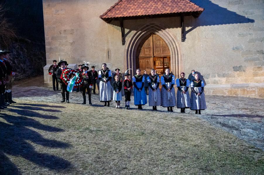 zu den Bildergalerien