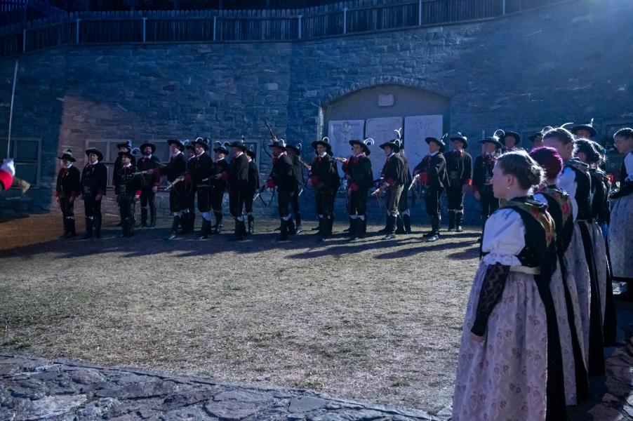 zu den Bildergalerien