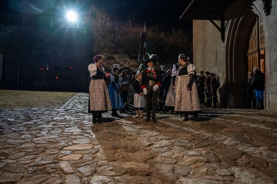 zu den Bildergalerien