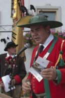 Bezirksmajor Sepp Kaser bei der Begr�ssung